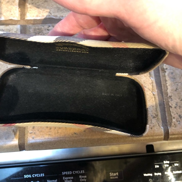 Burberry hard case eyeglass case - Picture 9 of 9